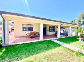 Villa Grace, beach 200 meters away, independent